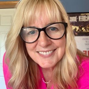 Meet the posher, Lana